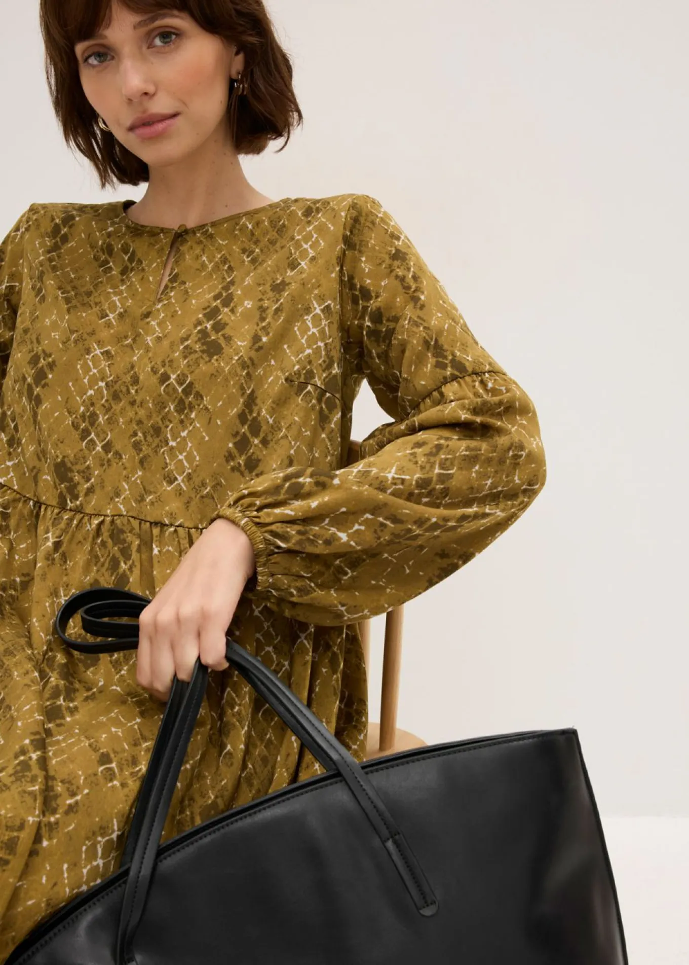 Vestido midi de satén fluido