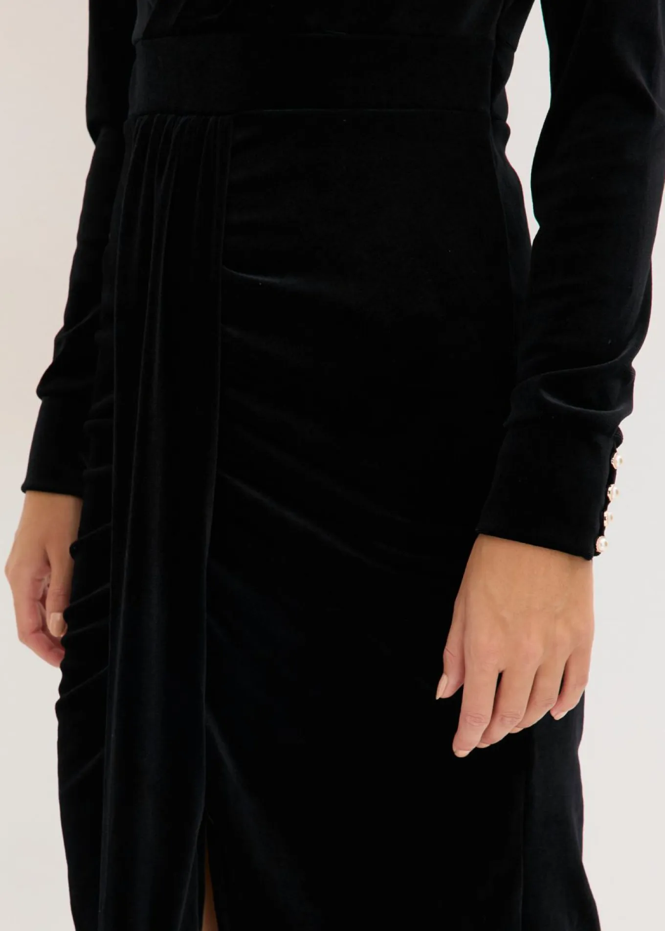 Vestido midi de terciopelo fluido