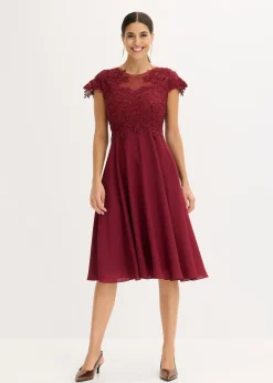 Vestido midi de tul delicado con encaje