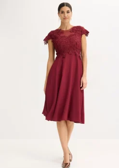 Vestido midi de tul delicado con encaje