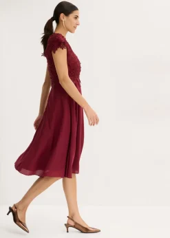 Vestido midi de tul delicado con encaje