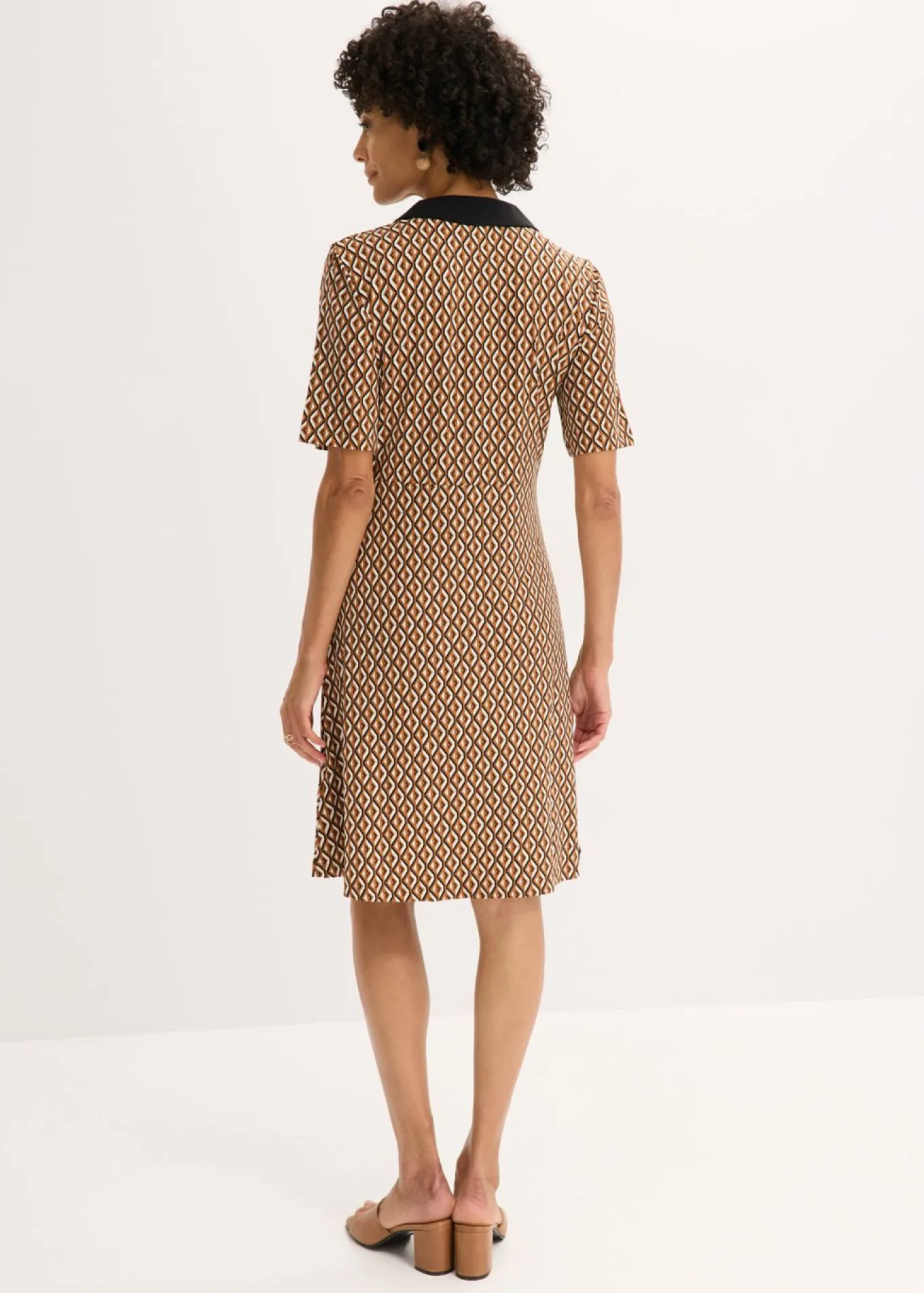 Vestido midi tipo polo