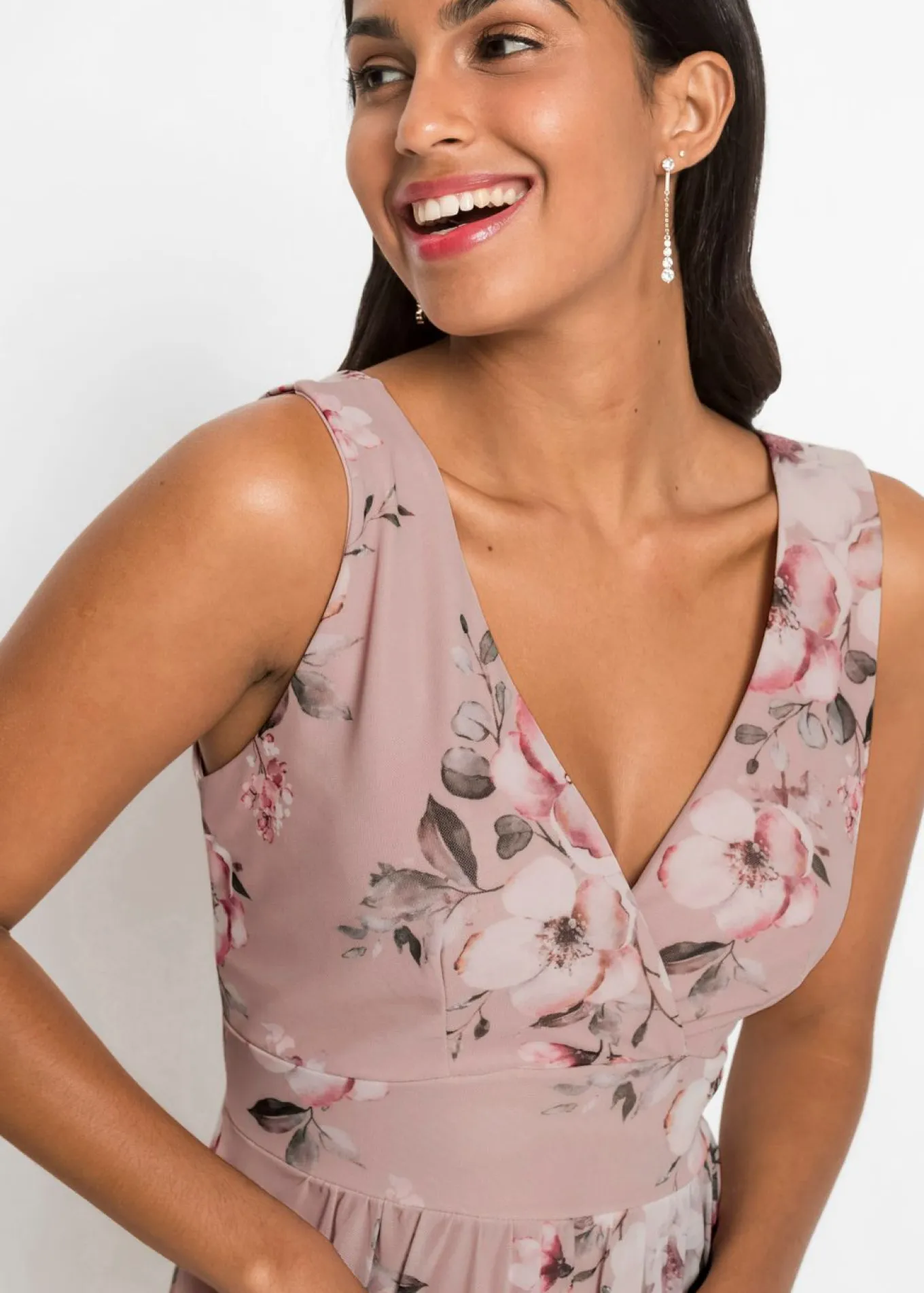 Vestido mini con escote pronunciado