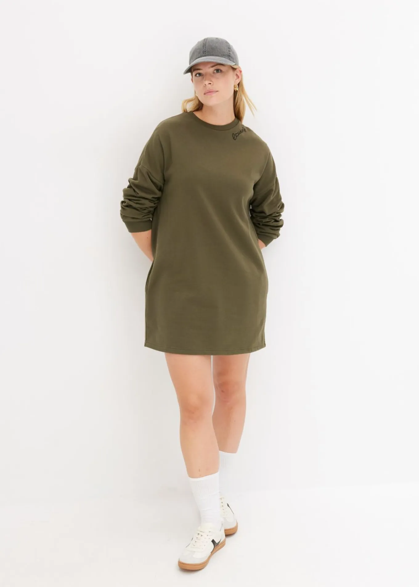 Vestido oversize tipo sudadera