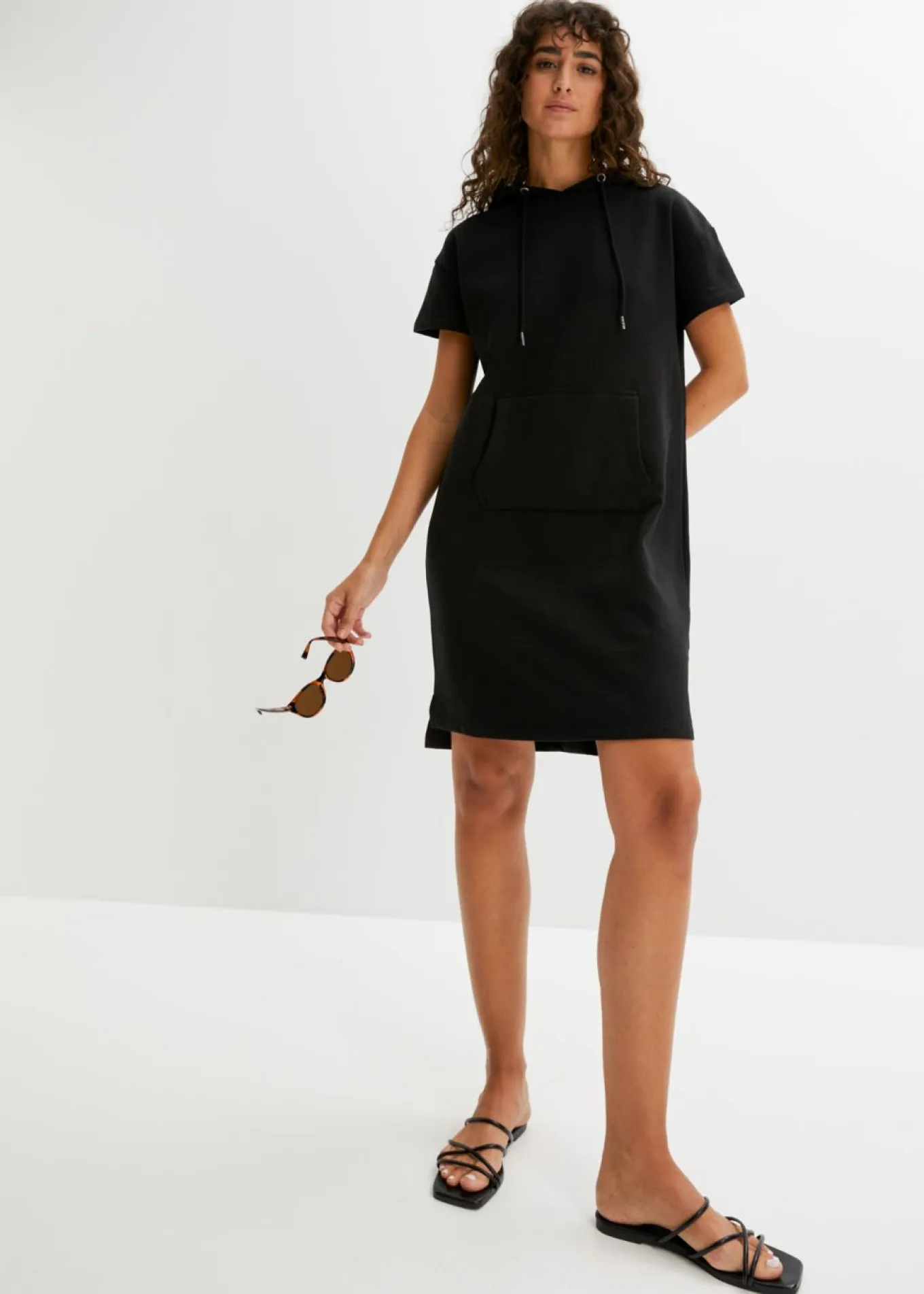 Vestido tipo sudadera con capucha
