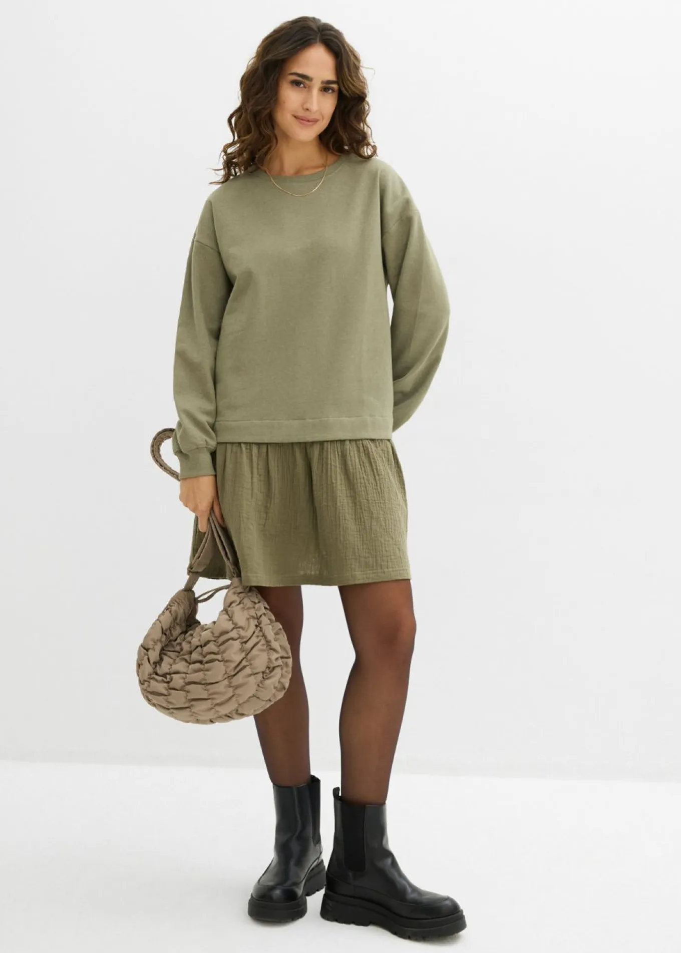 Vestido tipo sudadera con falda