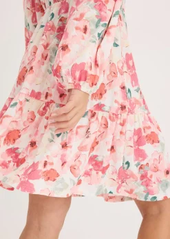Vestido tipo túnica con falda acampanada