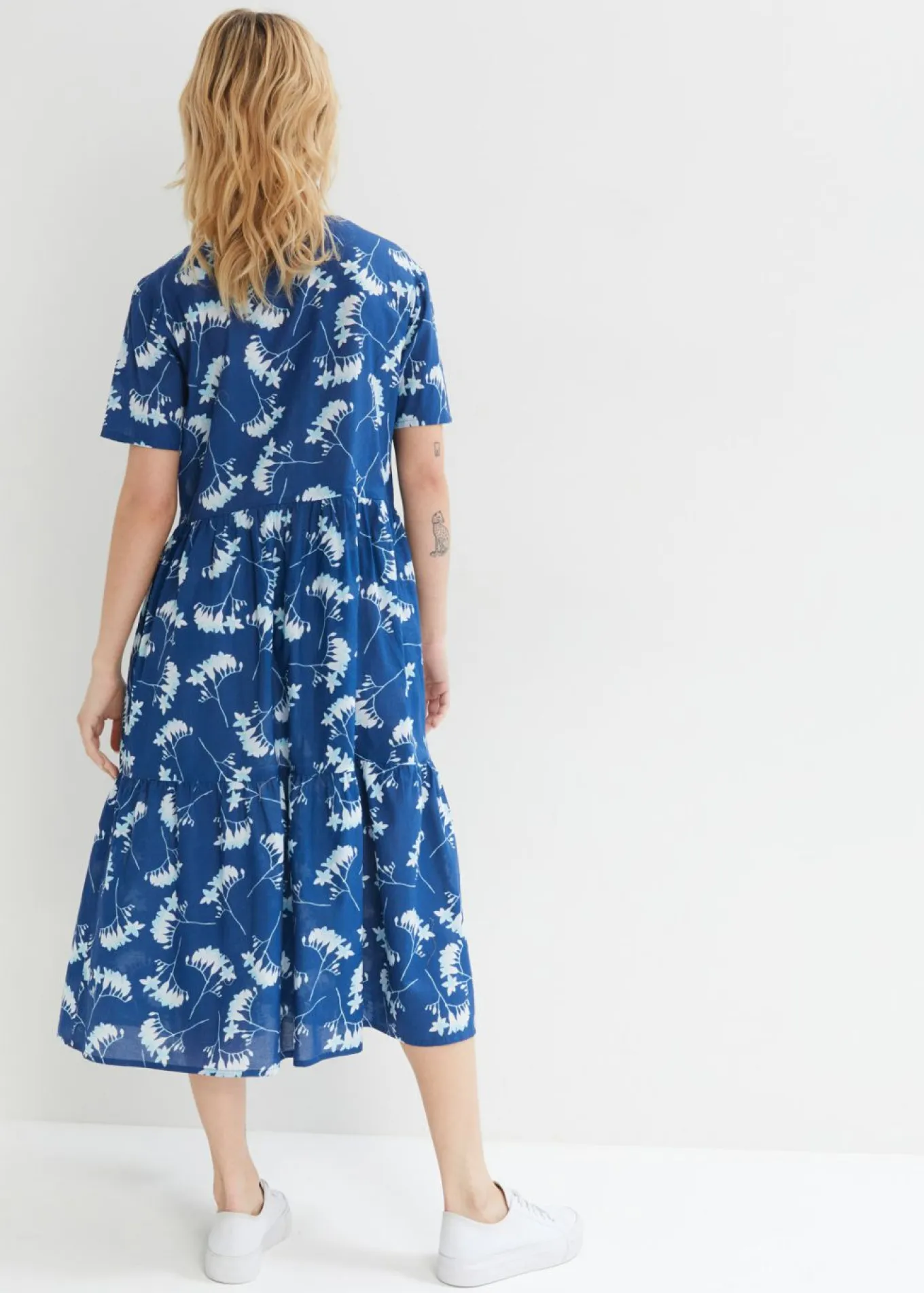 Vestido tipo túnica de largo midi