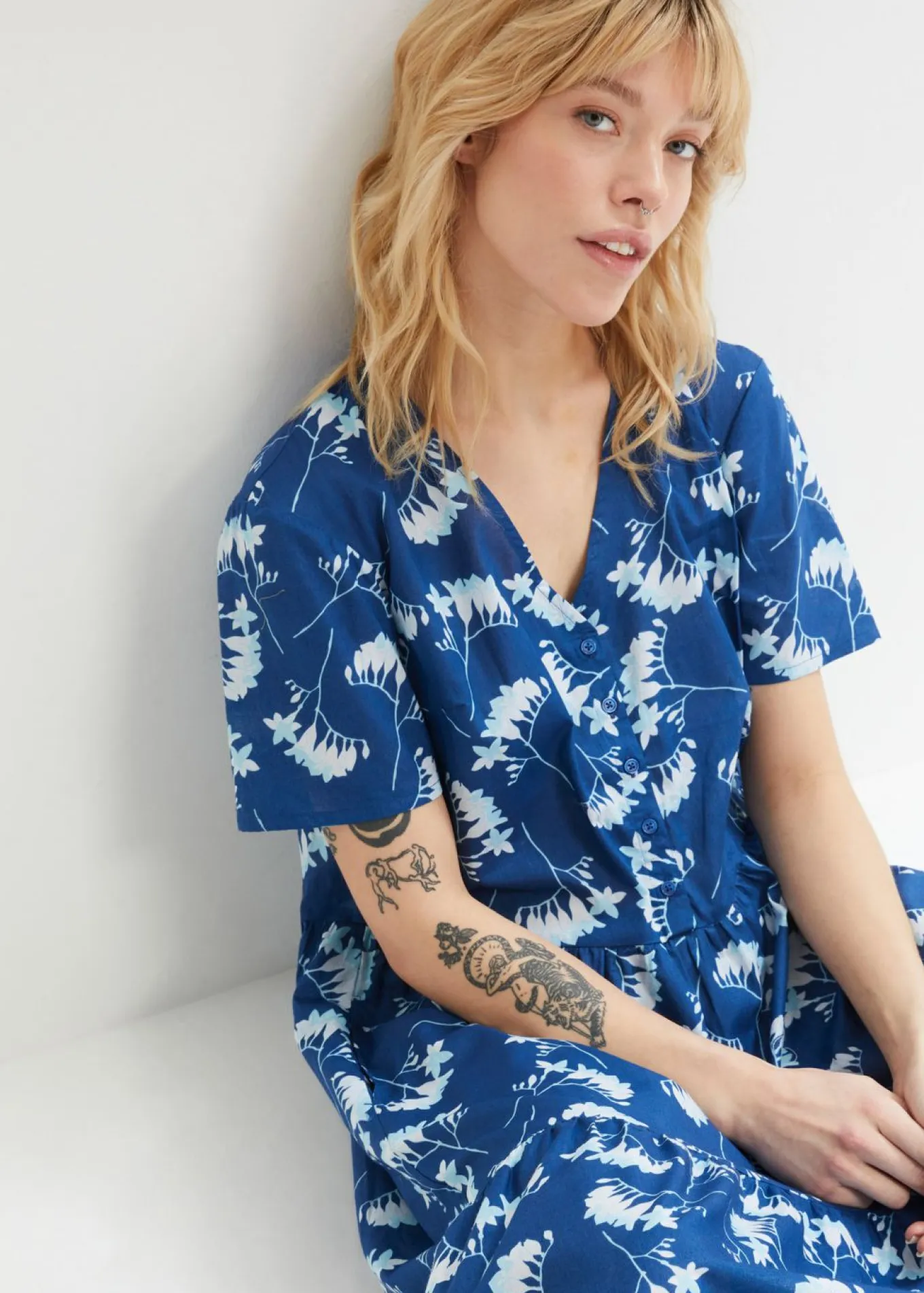 Vestido tipo túnica de largo midi