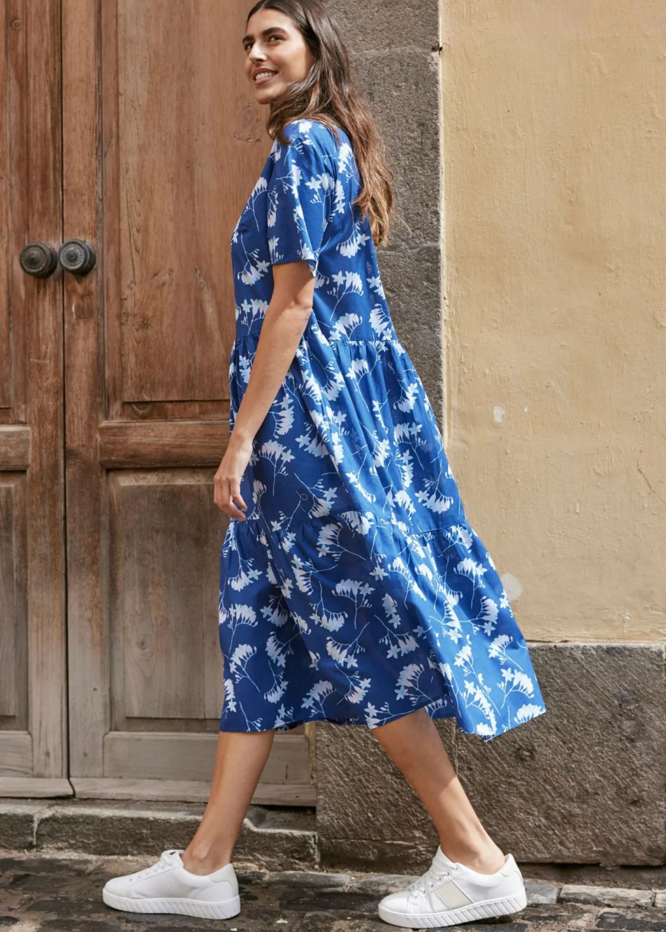 Vestido tipo túnica de largo midi
