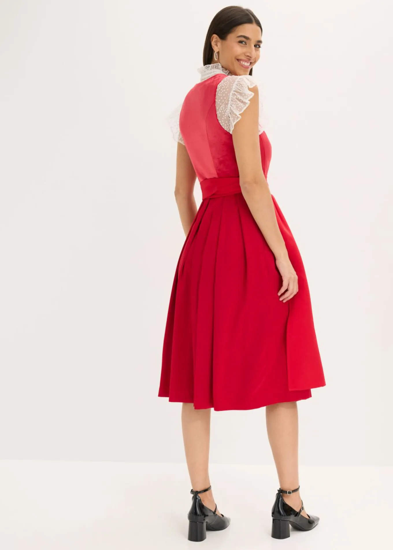 Vestido tirolés con terciopelo y largo midi (2 piezas)