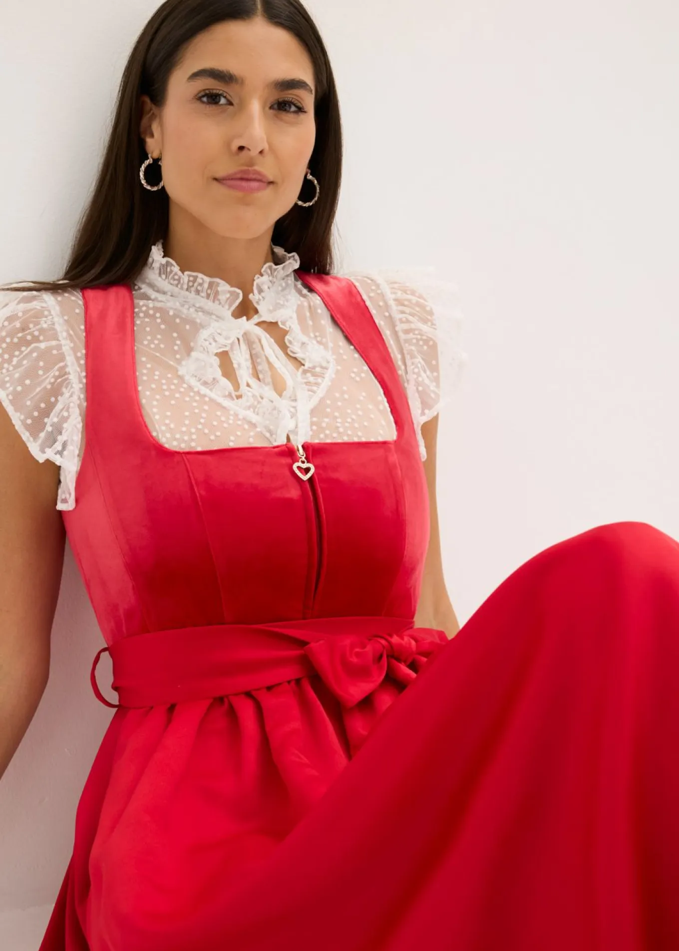Vestido tirolés con terciopelo y largo midi (2 piezas)