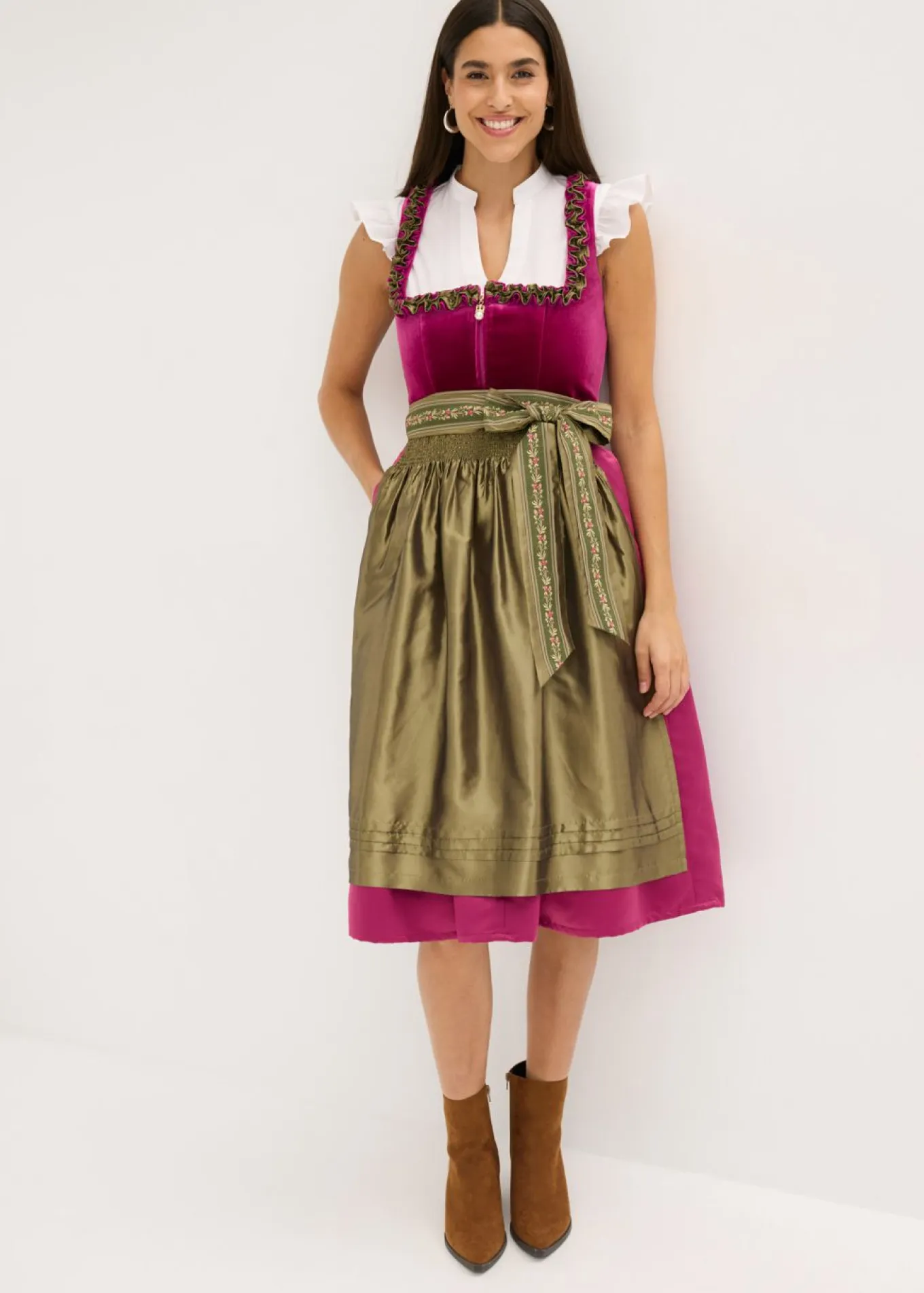 Vestido tirolés con terciopelo y largo midi (2 piezas)