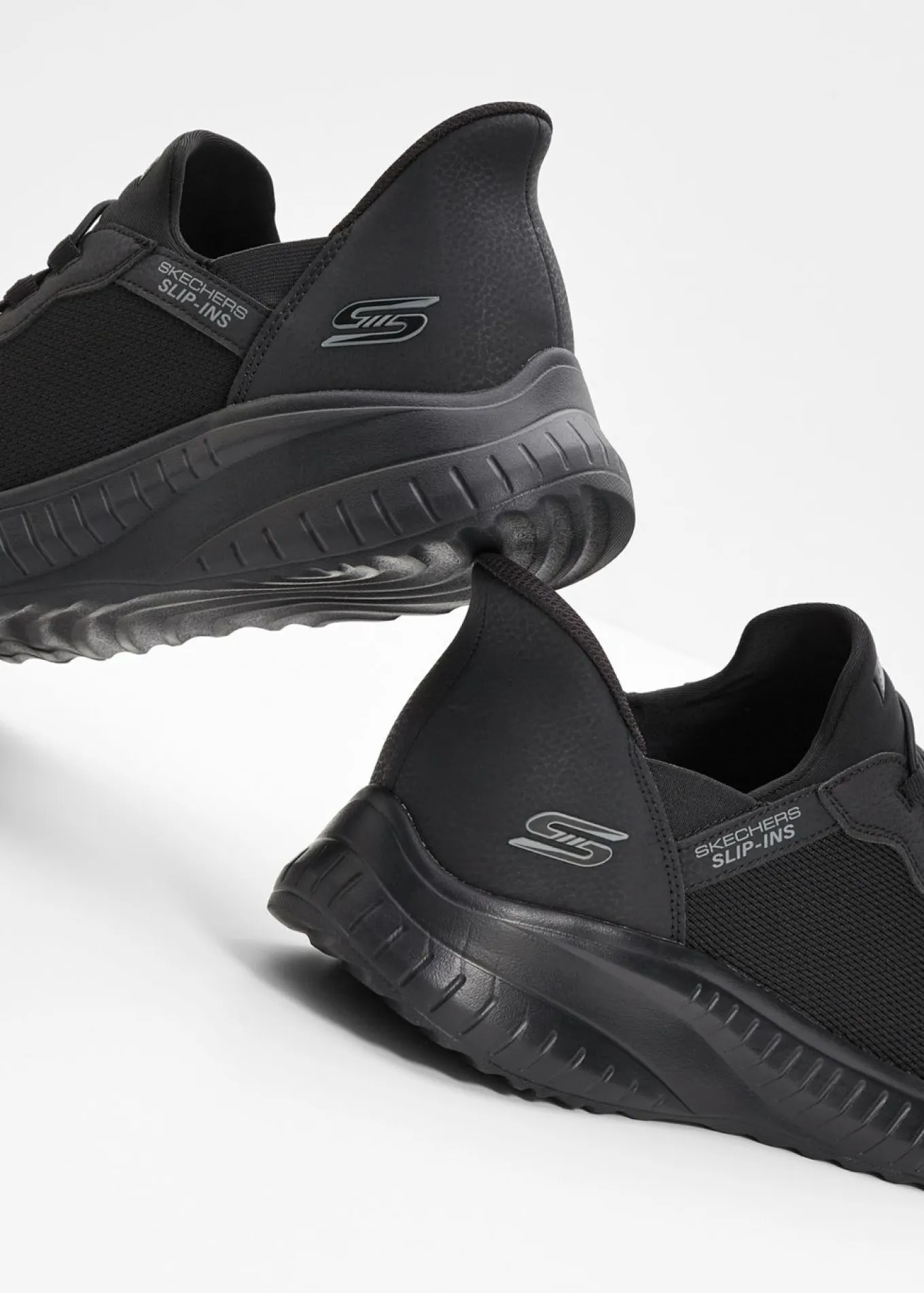 Zapatillas cómodas sin cordones de Skechers con espuma viscoelástica