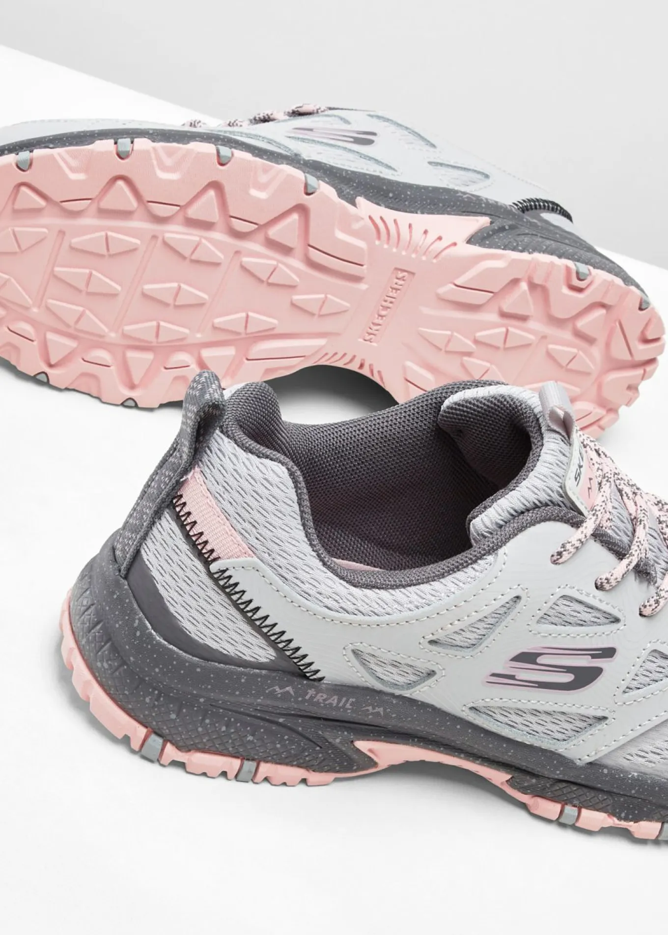 Zapatillas de senderismo Skechers con espuma viscoelástica