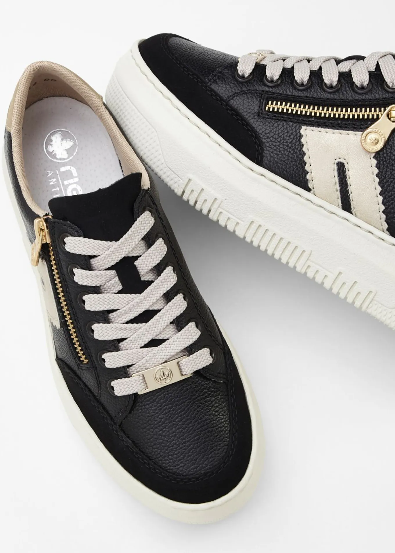 Zapatillas deportivas cómodas de Rieker de piel con plataforma