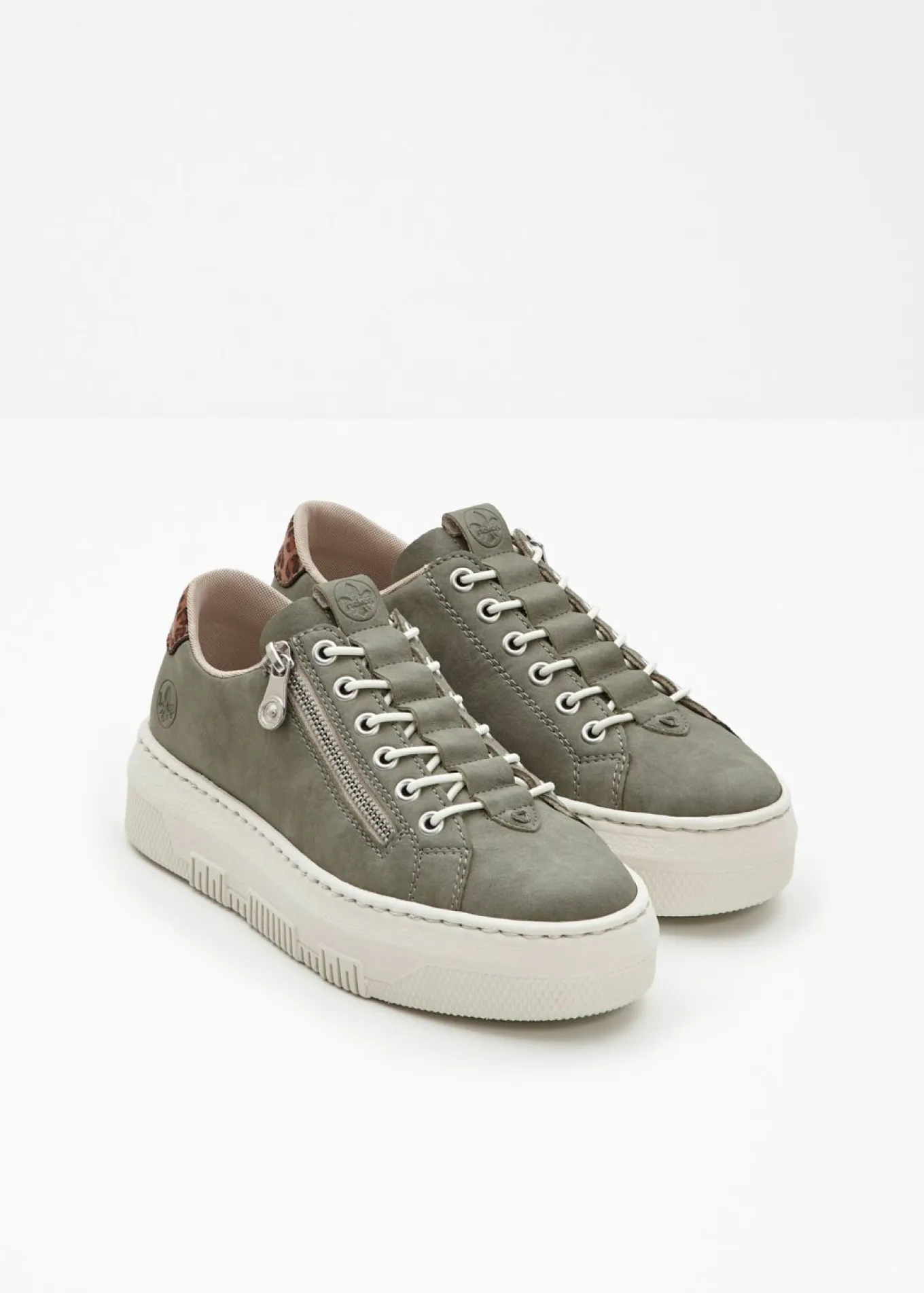 Zapatillas deportivas cómodas de Rieker con plataforma y suela ligera