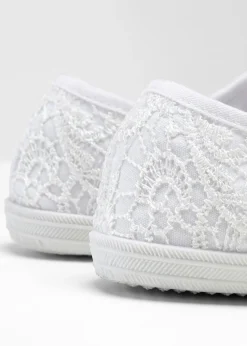 Zapatillas deportivas con encaje