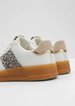 Zapatillas deportivas de Marco Tozzi con plataforma y look retro