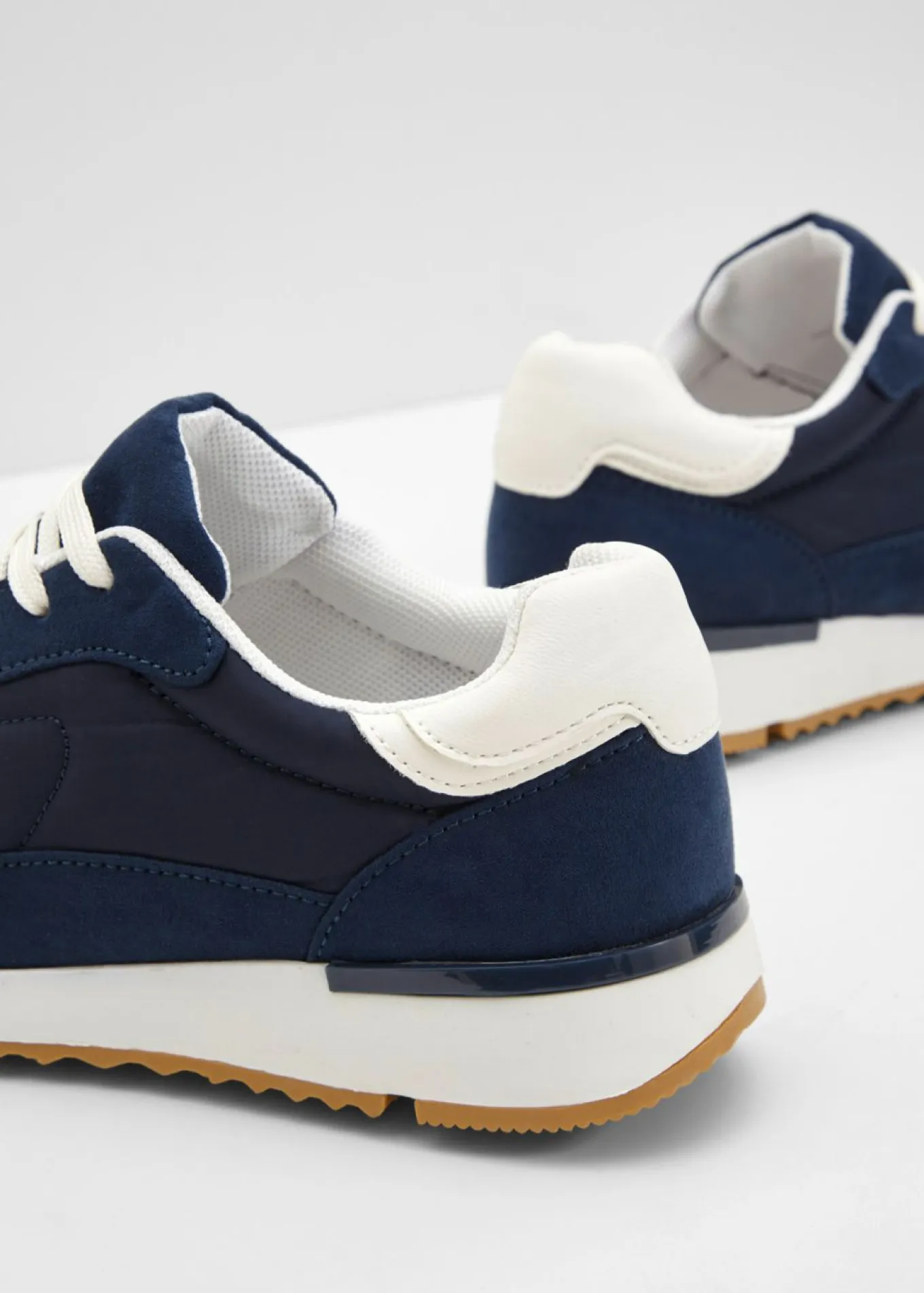 Zapatillas deportivas de estilo retro