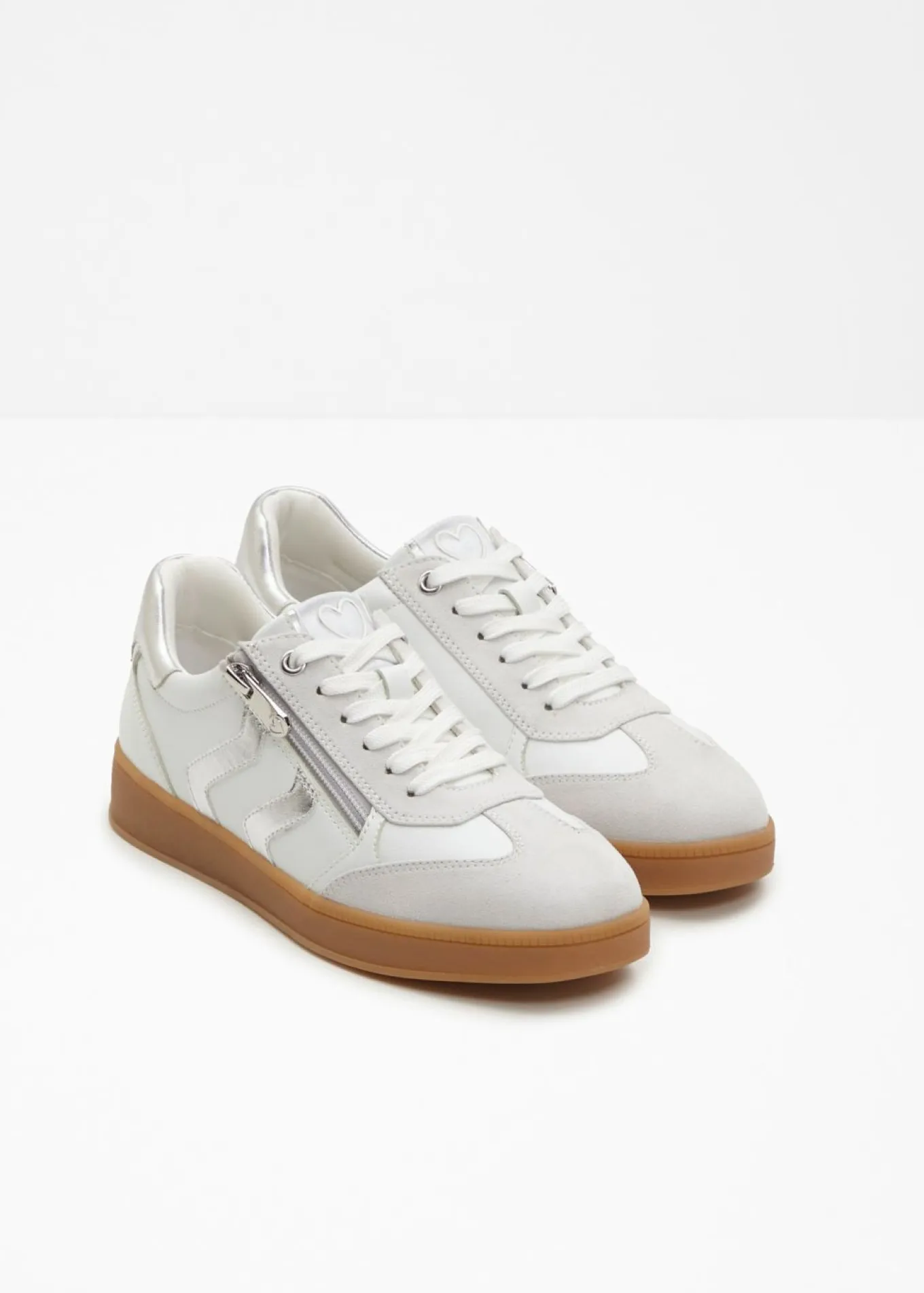 Zapatillas Marco Tozzi con look retro