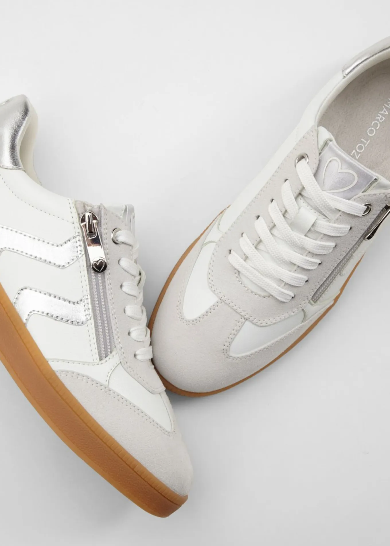 Zapatillas Marco Tozzi con look retro