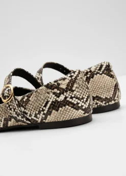 Zapato tipo Mary Jane con estampado animal
