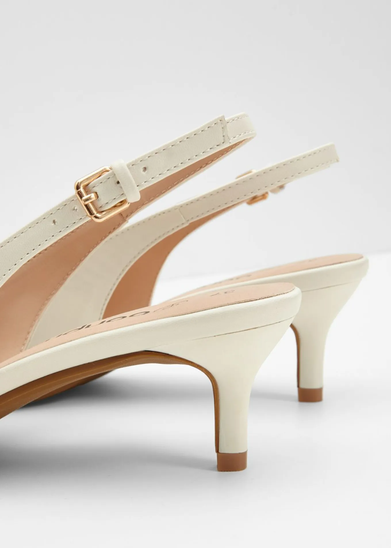 Zapatos con tacón de aguja