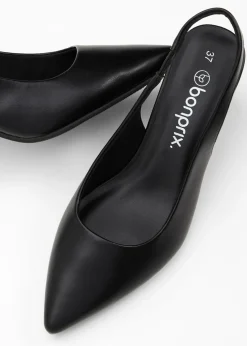 Zapatos con tacón grueso y talón al descubierto