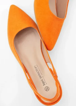 Zapatos con tacón plano y talón al descubierto