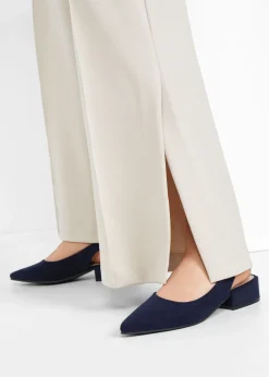 Zapatos con tacón plano y talón al descubierto
