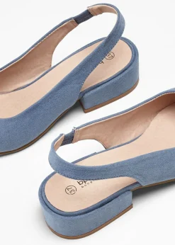Zapatos con tacón plano y talón al descubierto