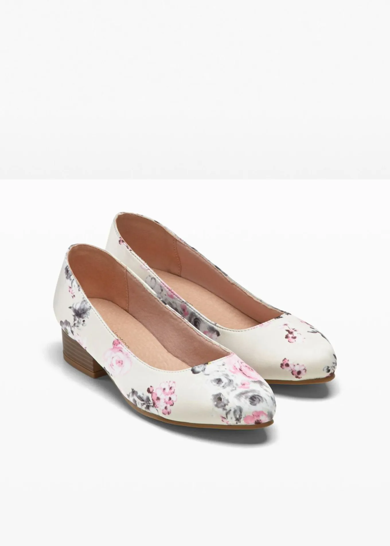 Zapatos de tacón con tacón ancho