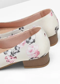 Zapatos de tacón con tacón ancho