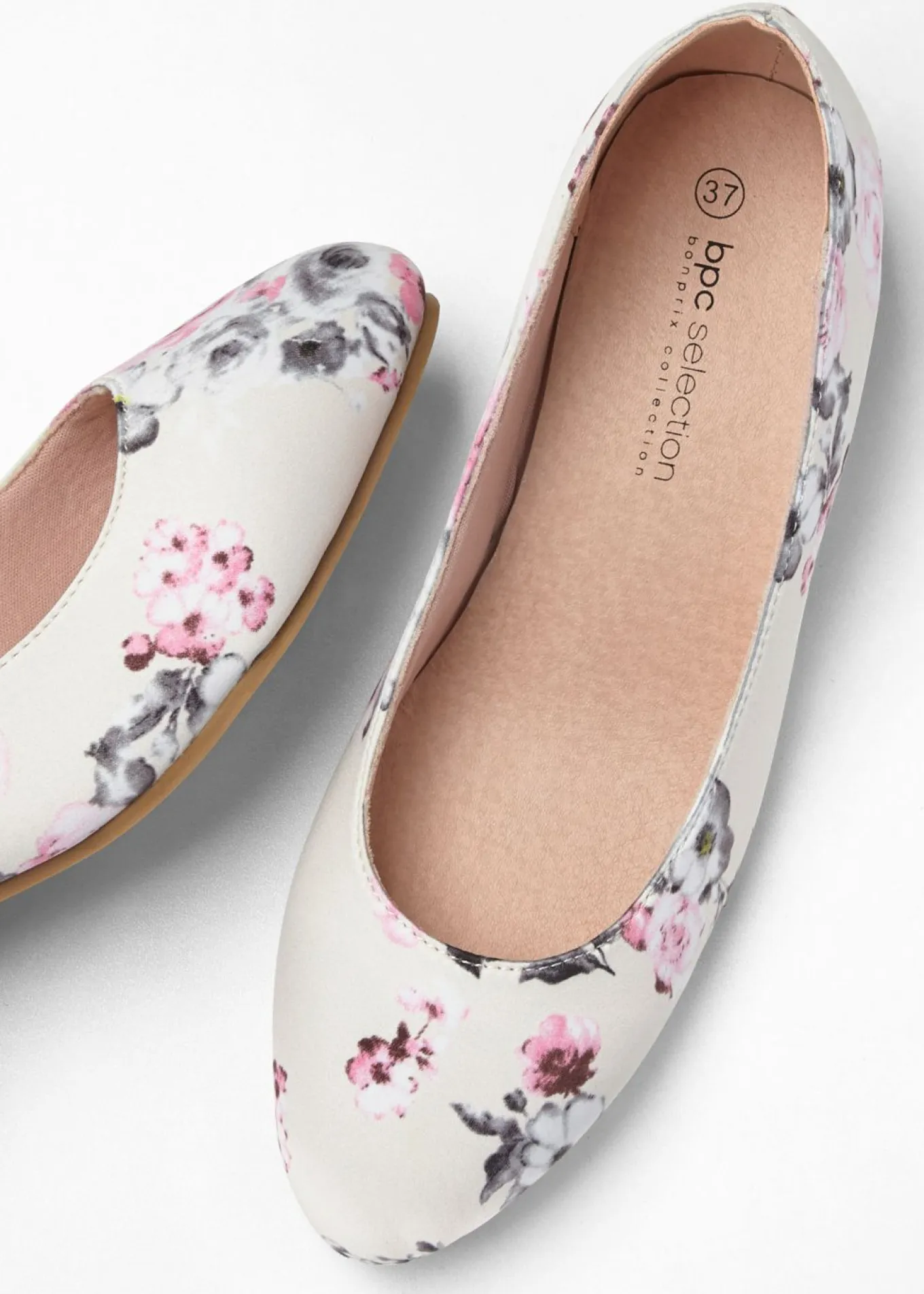 Zapatos de tacón con tacón ancho