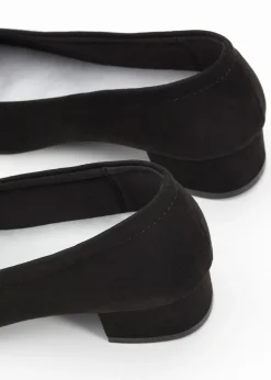 Zapatos de tacón con tacón ancho