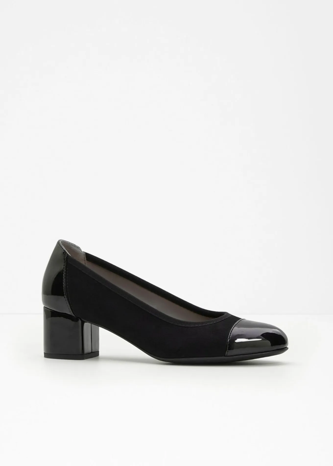 Zapatos de tacón con tacón ancho
