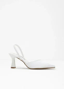 Zapatos de tacón con talón al descubierto