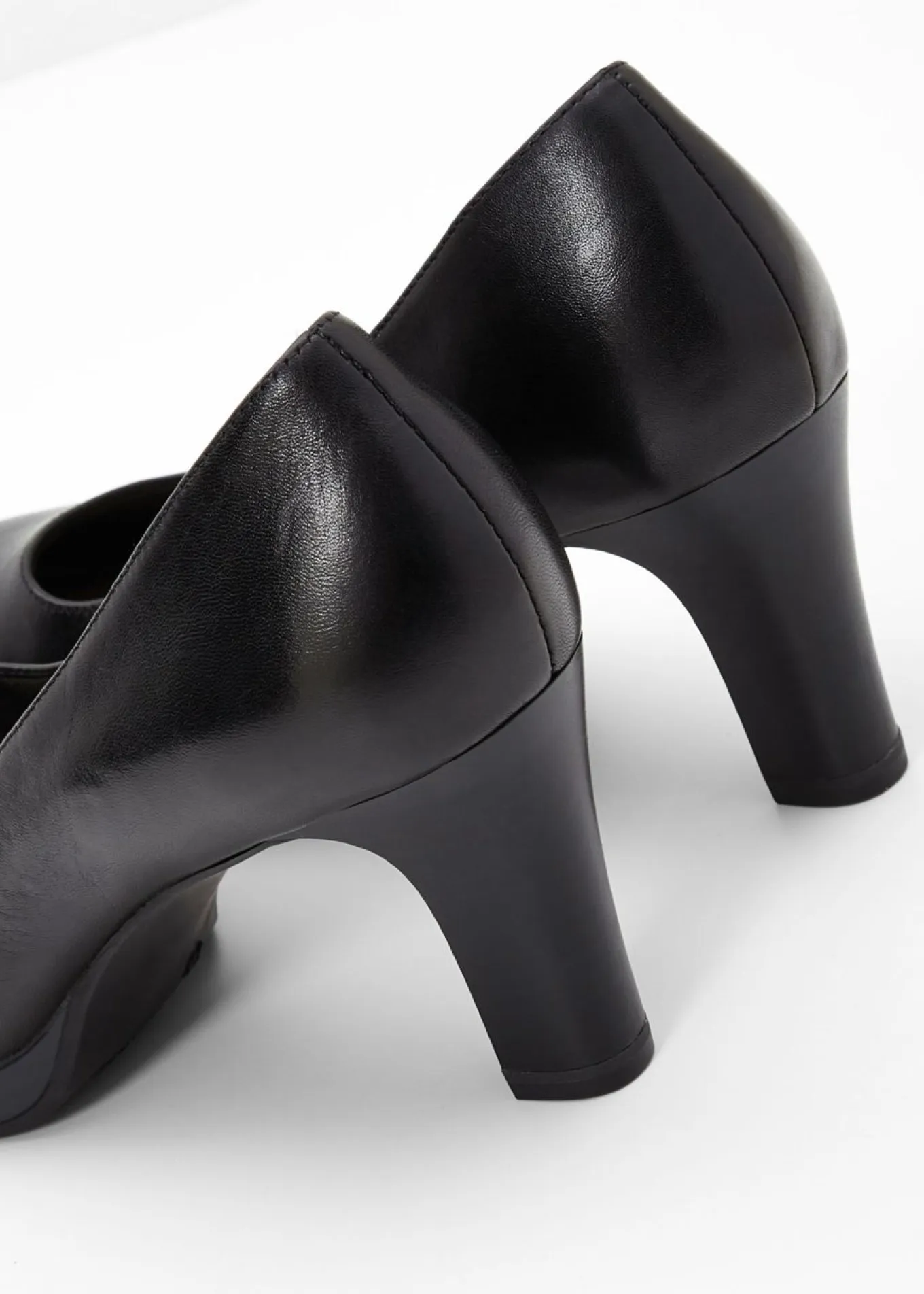 Zapatos de tacón de piel de Tamaris