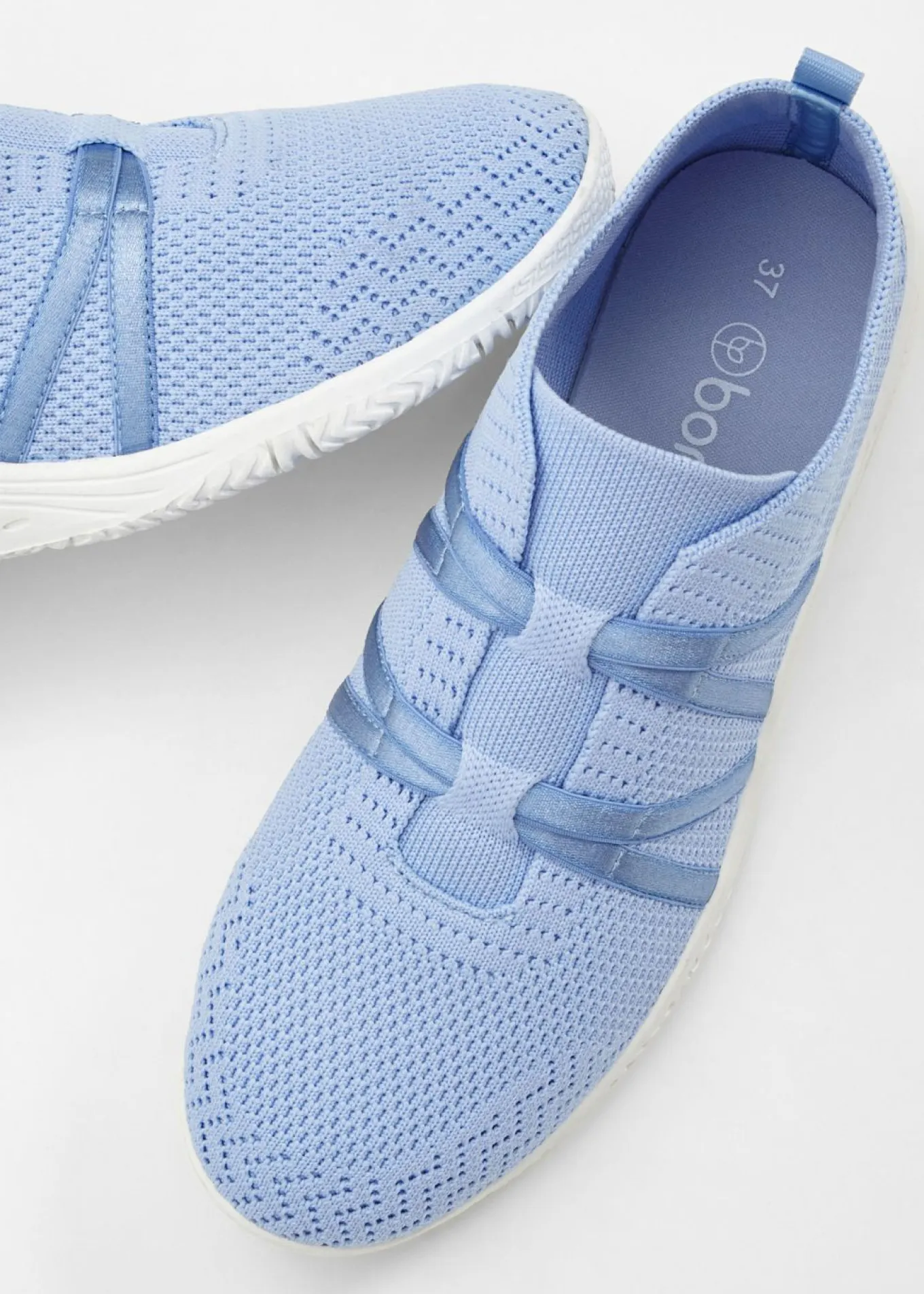 Zapatos respetuosos con suela flexible