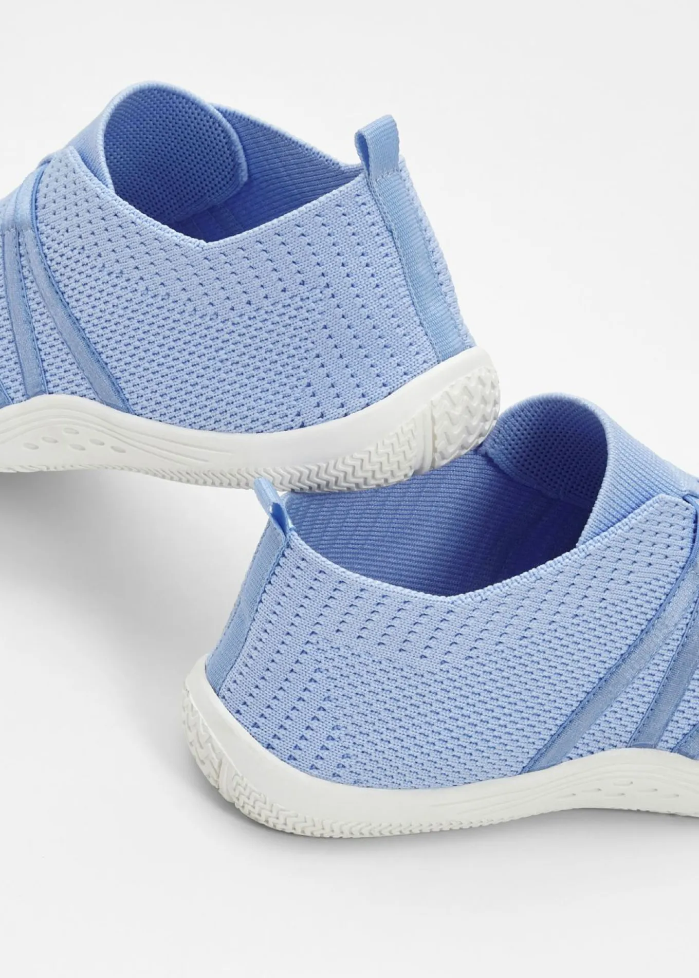 Zapatos respetuosos con suela flexible