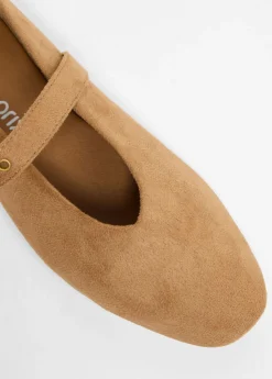 Zapatos tipo Mary Jane con ojales